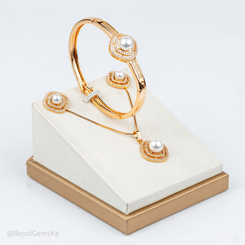 Multilayered Pearl Necklaces