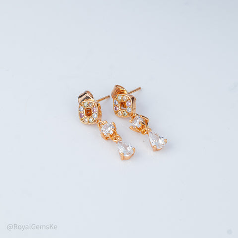 Dainty Teardrop Dangle Earrings