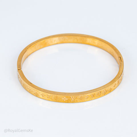 Sovereign Emblem Stacking Bangle