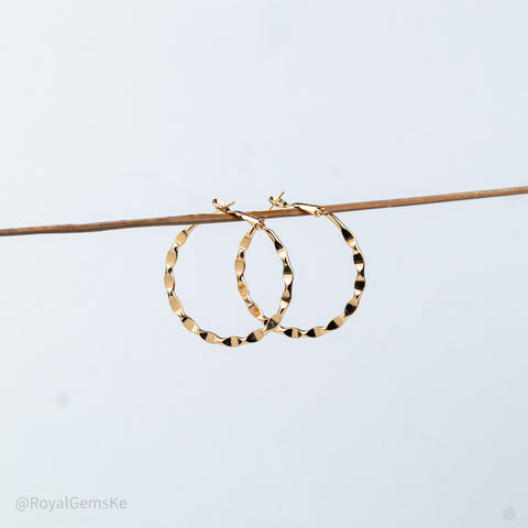 Wavy Scallop Medium Hoops