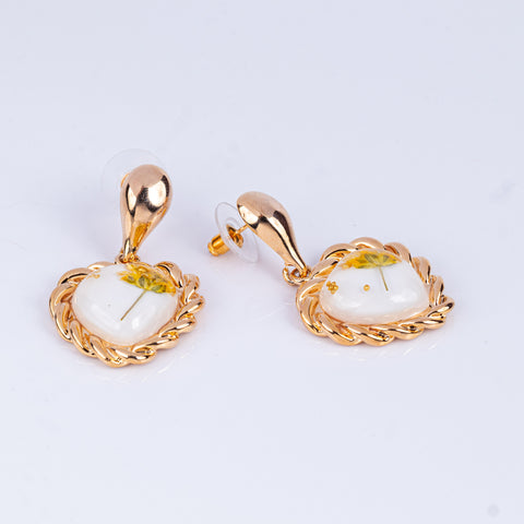 Dainty Daisy Heart Dangles