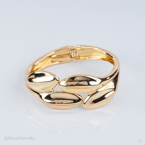 Sculptural Link Gold Bangle