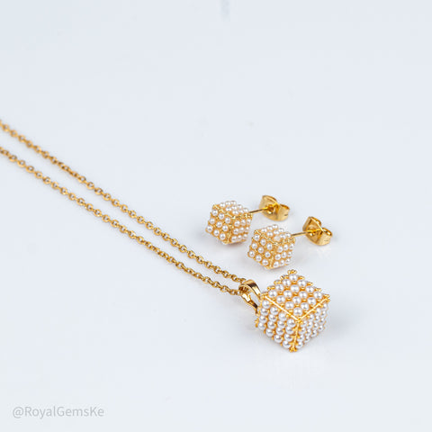 Pearlescent Cube Heritage Suite