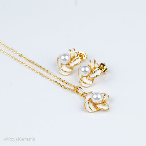 Pearlescent Blossom Heritage Suite