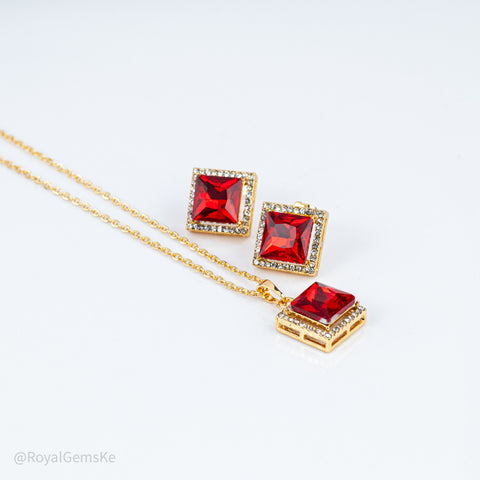 Scarlet Empress Square Suite