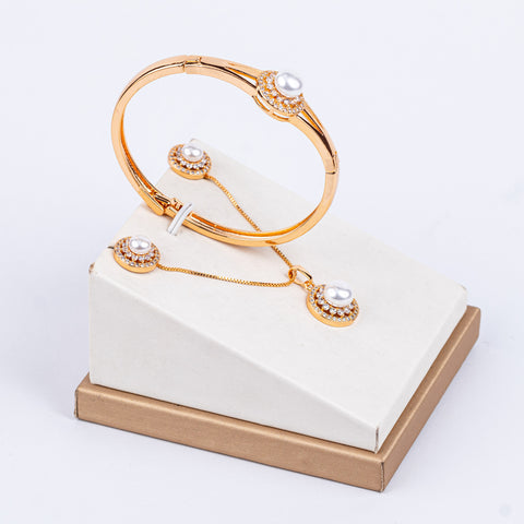 Elegant Pearl Halo Pendant Set
