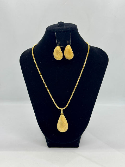 Gold Matte Teardrop Chunky Pendant Set