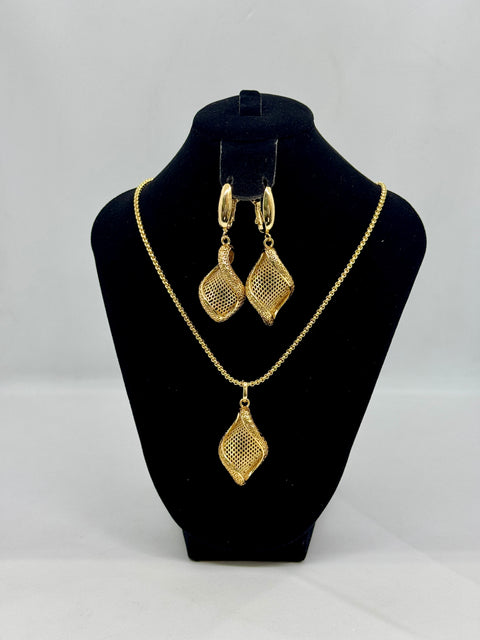 Gold Mesh Swirl Chunky Pendant Set
