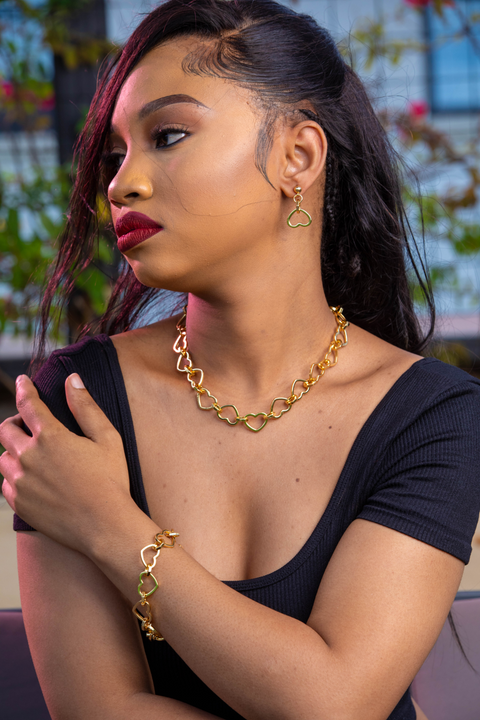 Amora Open-Heart Link Collection