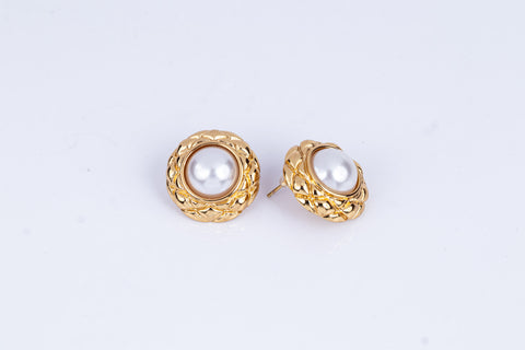 Vintage Pearl Button Earrings