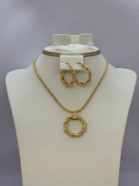 Goddess Intertwined Circle Pendant Set